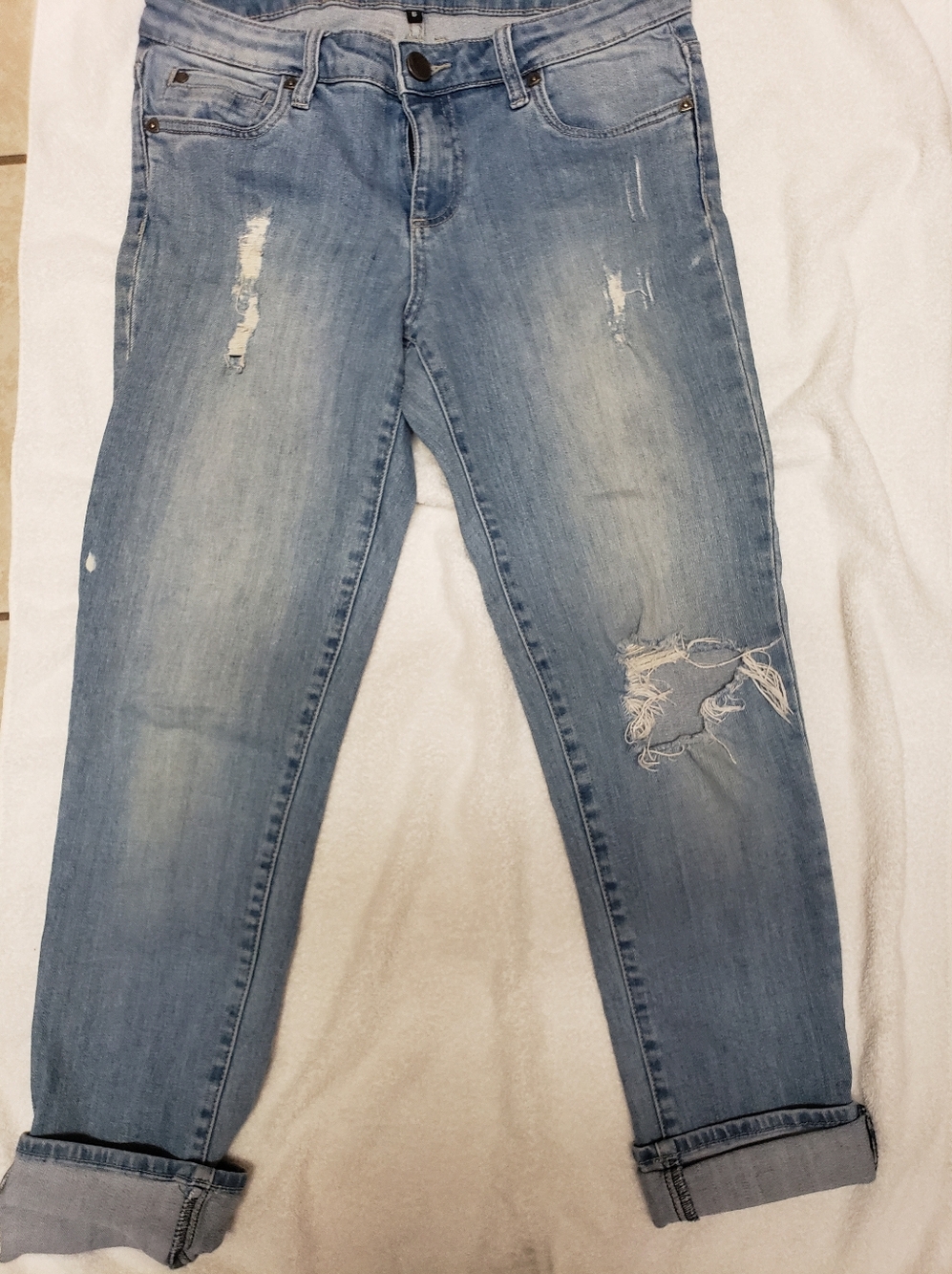 Kut From The Kloth Distressed  Boyfriend Jean Relaxed Size 6